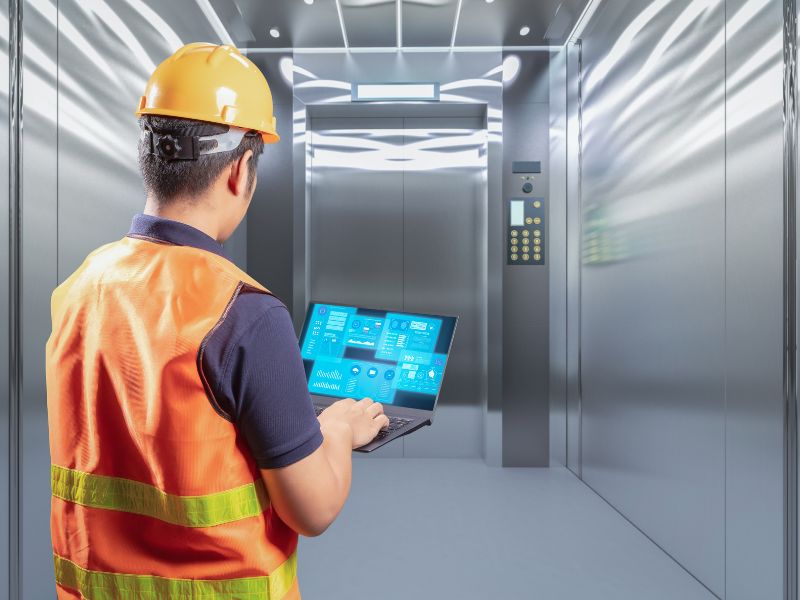 Cuidados com elevadores o que o síndico precisa saber